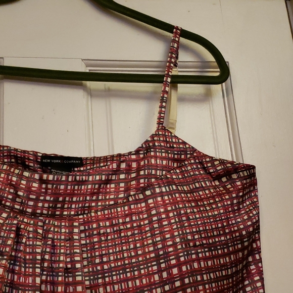 NEW YORK & COMPANY CAMISOLE SIZE LARGE - Picture 5 of 8